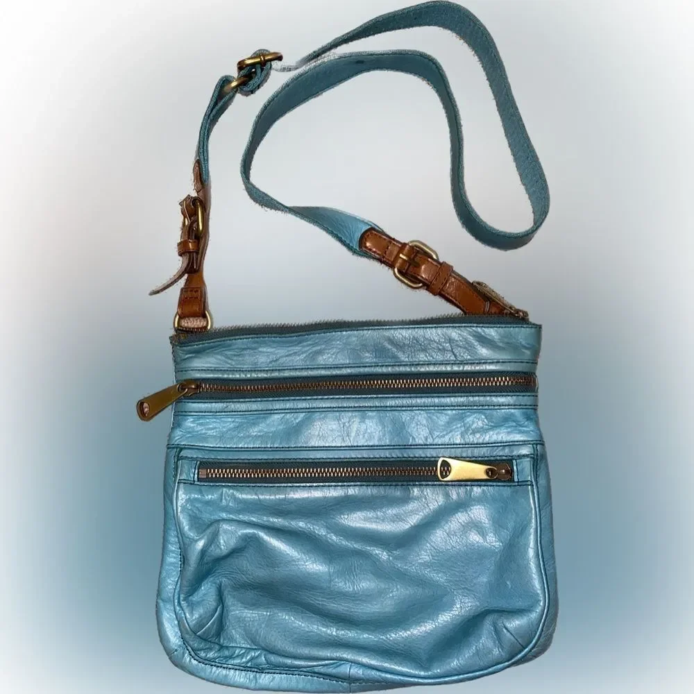 EUC Fossil Cowhide Leather Crossbody Teal 10.5L x 11.5W